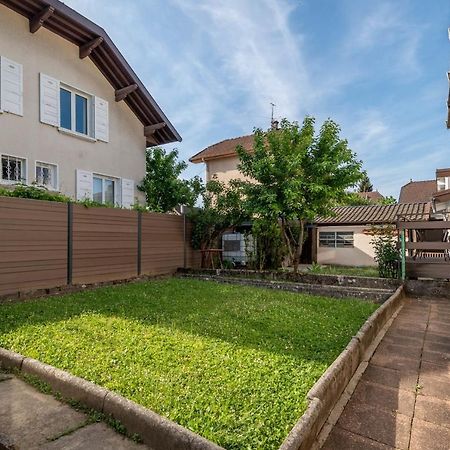 Ideally Located Furnished Townhouse With 3 Bedrooms Parking & Garden Аннесі Екстер'єр фото