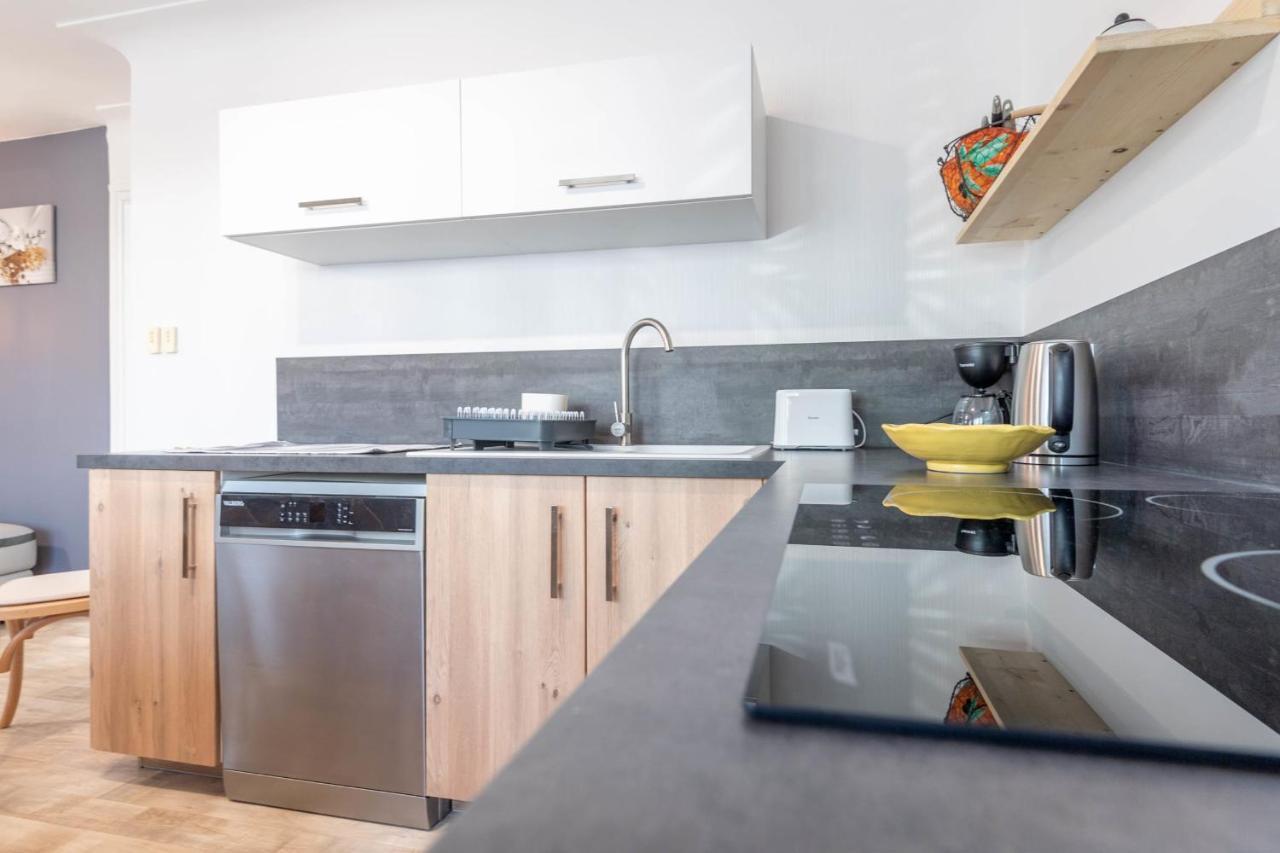 Ideally Located Furnished Townhouse With 3 Bedrooms Parking & Garden Аннесі Екстер'єр фото
