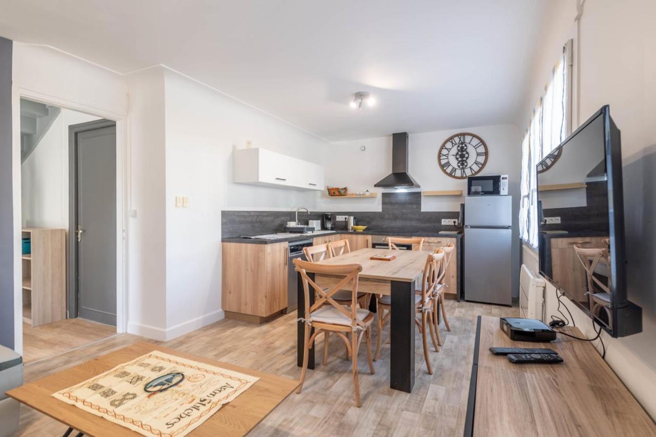 Ideally Located Furnished Townhouse With 3 Bedrooms Parking & Garden Аннесі Екстер'єр фото