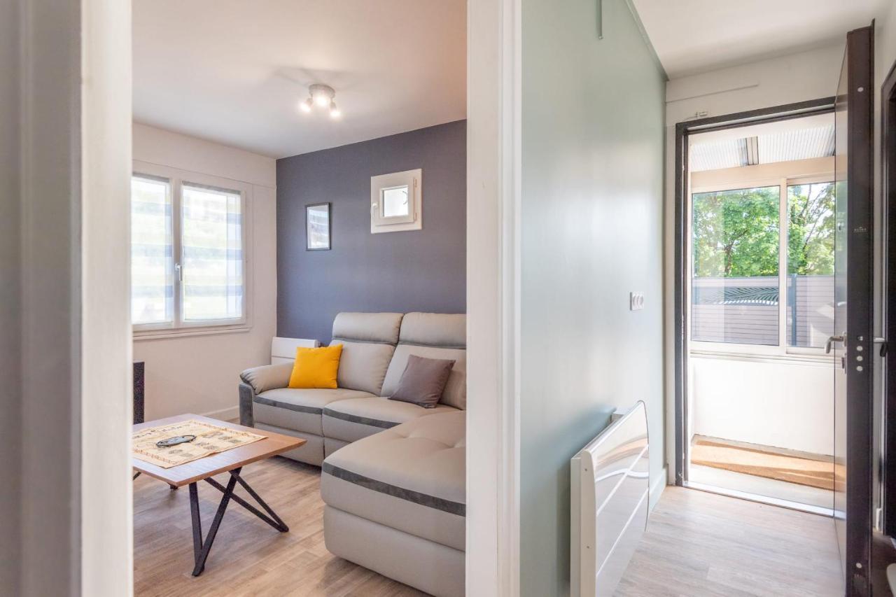 Ideally Located Furnished Townhouse With 3 Bedrooms Parking & Garden Аннесі Екстер'єр фото