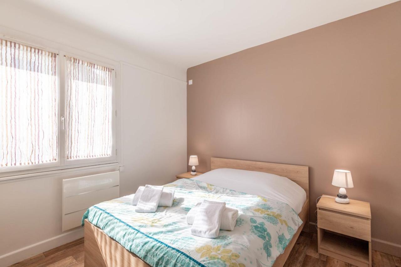 Ideally Located Furnished Townhouse With 3 Bedrooms Parking & Garden Аннесі Екстер'єр фото