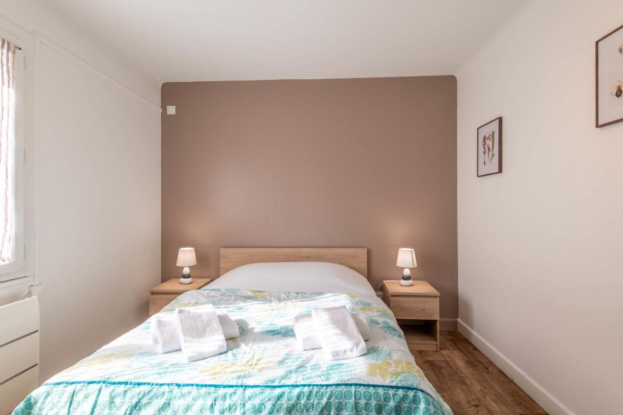 Ideally Located Furnished Townhouse With 3 Bedrooms Parking & Garden Аннесі Екстер'єр фото