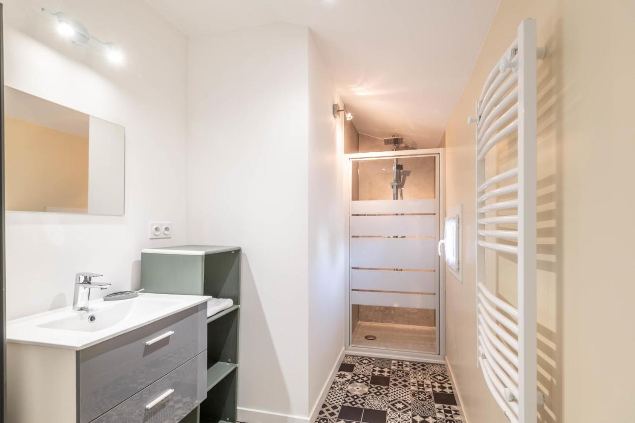 Ideally Located Furnished Townhouse With 3 Bedrooms Parking & Garden Аннесі Екстер'єр фото