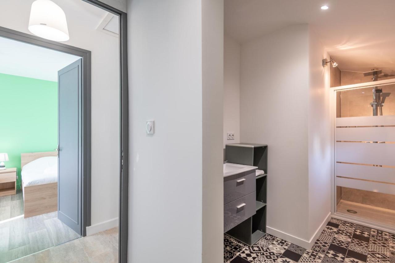 Ideally Located Furnished Townhouse With 3 Bedrooms Parking & Garden Аннесі Екстер'єр фото