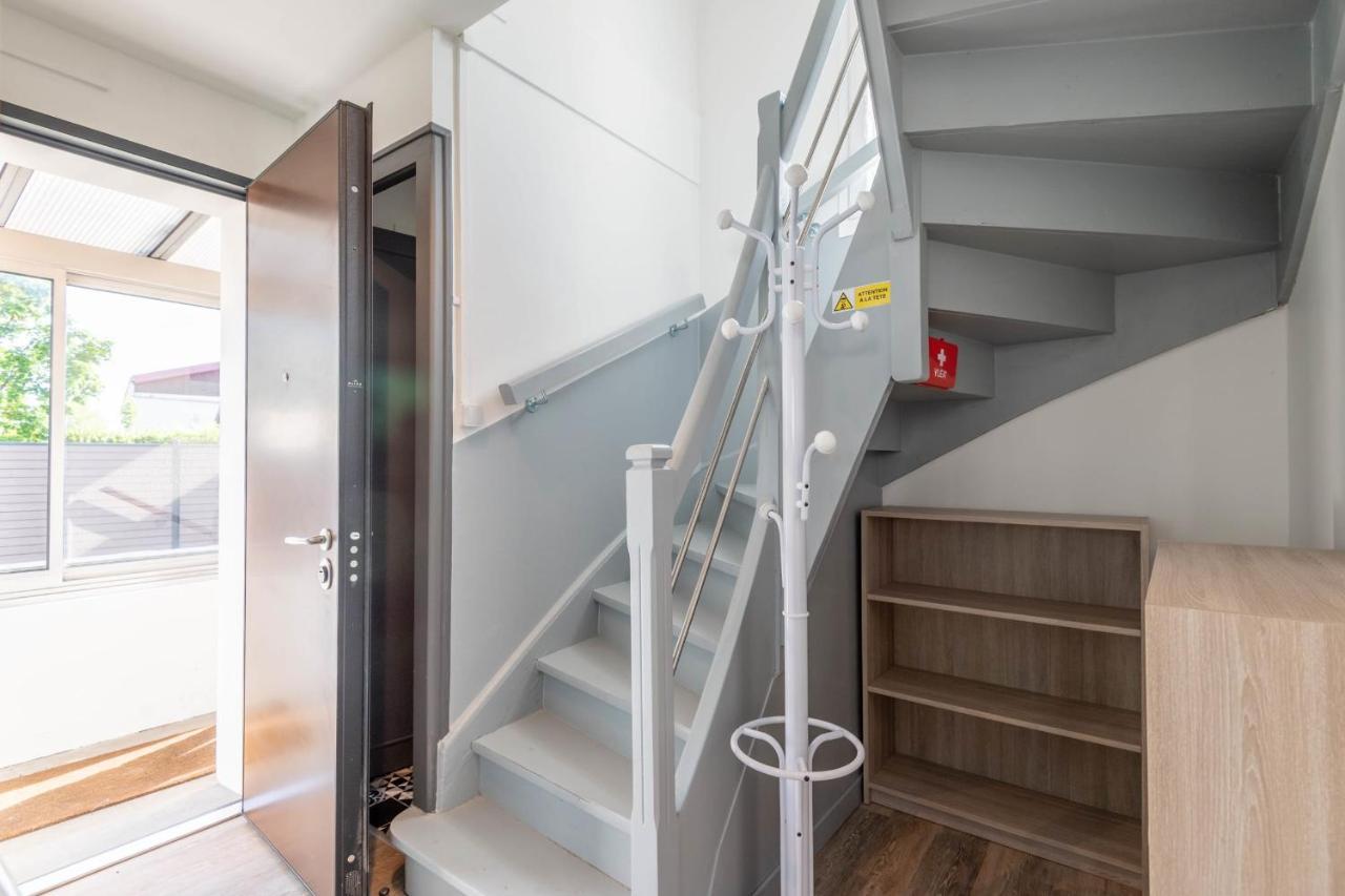 Ideally Located Furnished Townhouse With 3 Bedrooms Parking & Garden Аннесі Екстер'єр фото