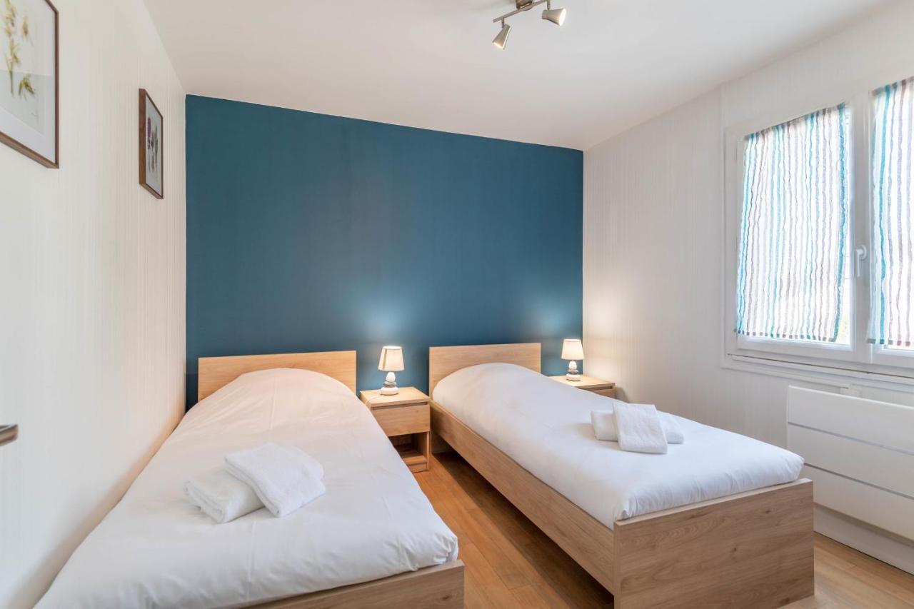 Ideally Located Furnished Townhouse With 3 Bedrooms Parking & Garden Аннесі Екстер'єр фото