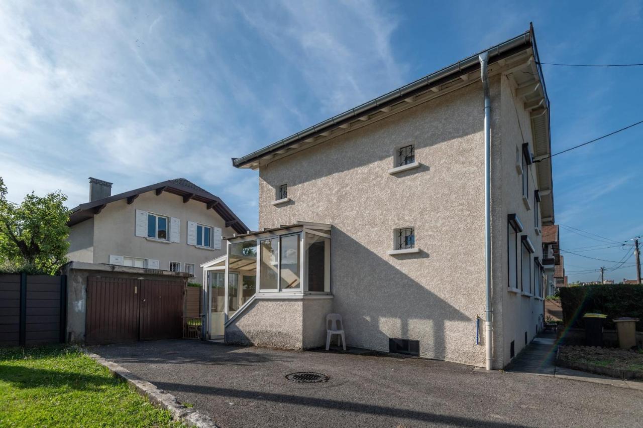 Ideally Located Furnished Townhouse With 3 Bedrooms Parking & Garden Аннесі Екстер'єр фото